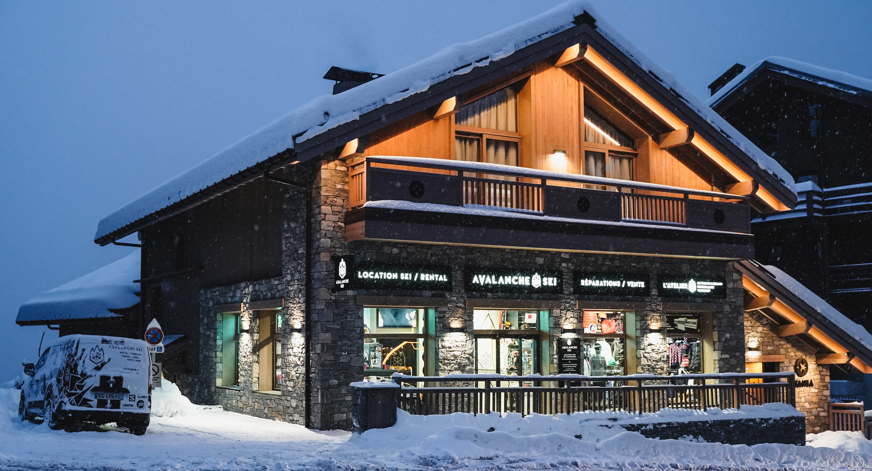 Photo de l'extérieur du magasin Avalanche Ski Meribel